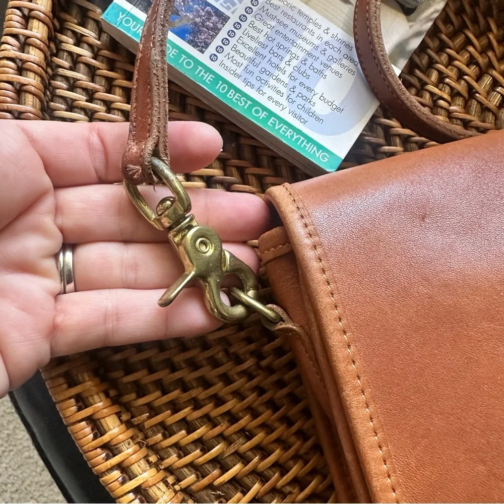 COACH British Tan Leather 1980’s Penny Pocket Crossbody Clutch Purse Vintage - Picture 6 of 14